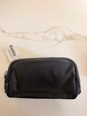 Brand new lululemon belt bag